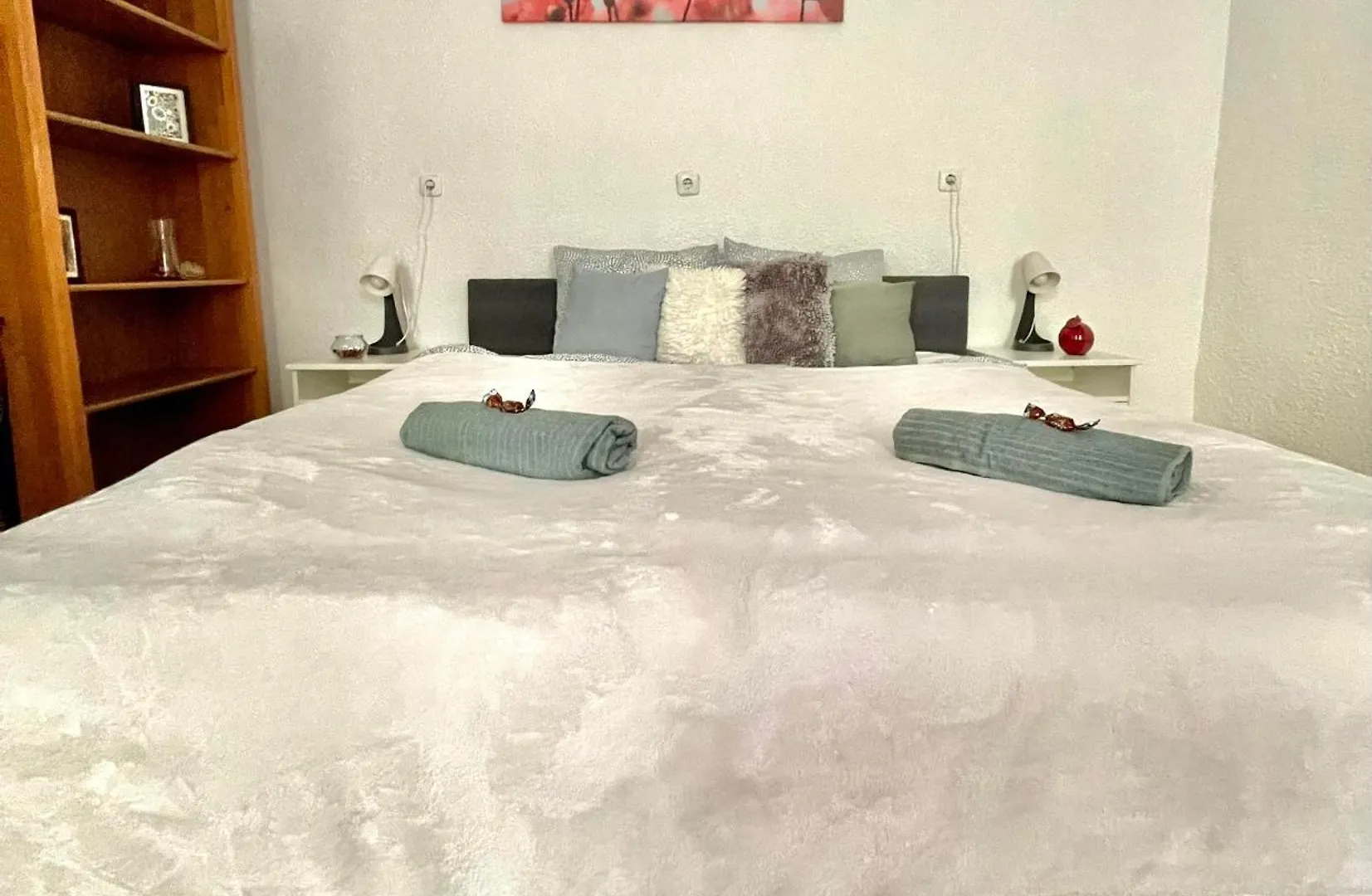 Very Warm Home With Big Bed Near New York Cafe Budapest 0*,
